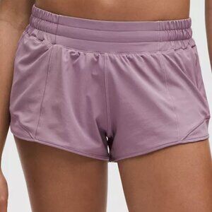 Lululemon Hotty Hot Low-Rise Lined Short 2.5" Size 12 NWT Lavender Lux